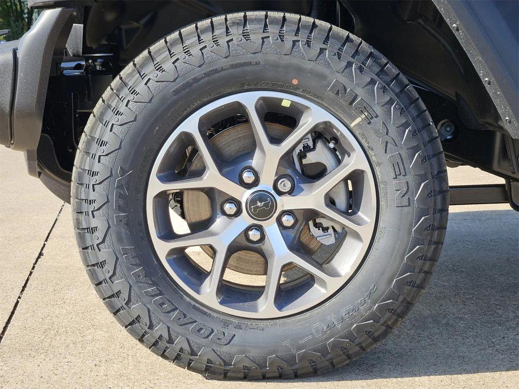 new 2025 Jeep Wrangler car, priced at $45,430