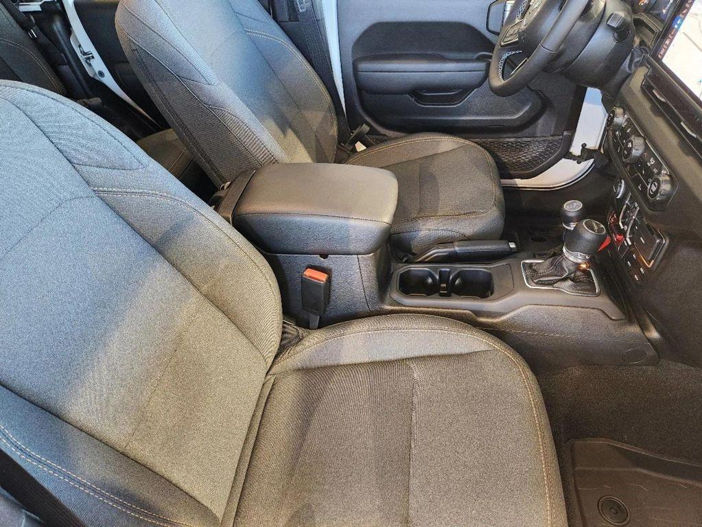 new 2025 Jeep Gladiator car, priced at $45,350