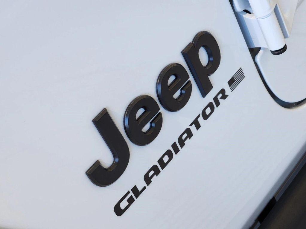 new 2025 Jeep Gladiator car, priced at $45,350
