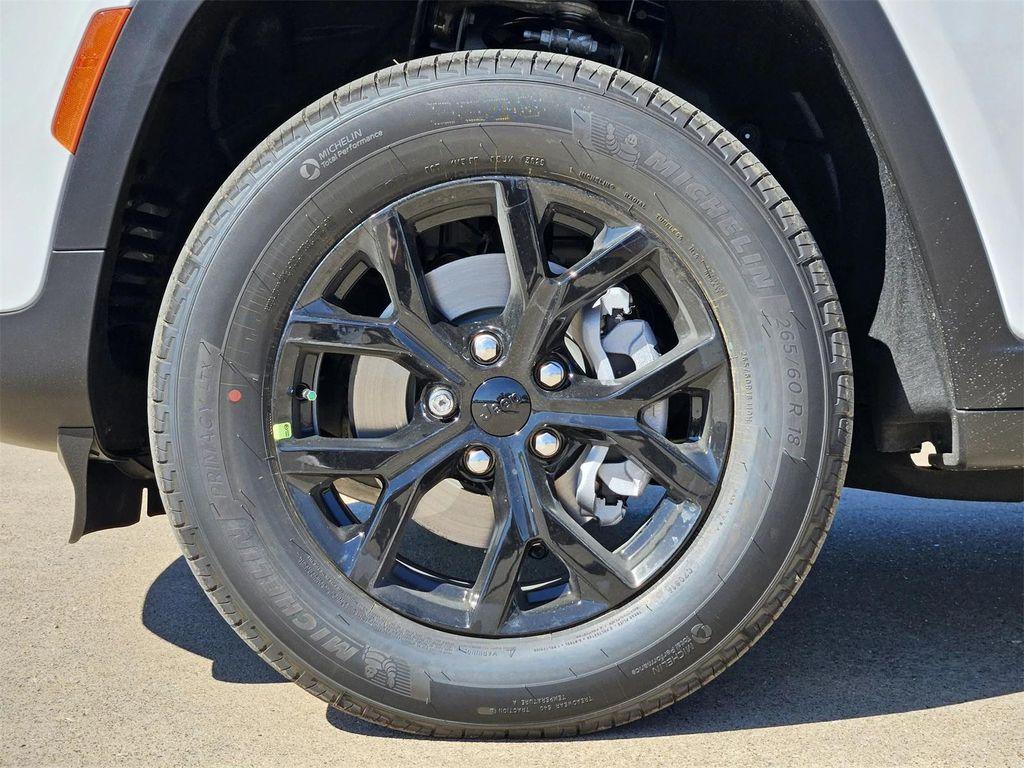 new 2025 Jeep Grand Cherokee car, priced at $39,885