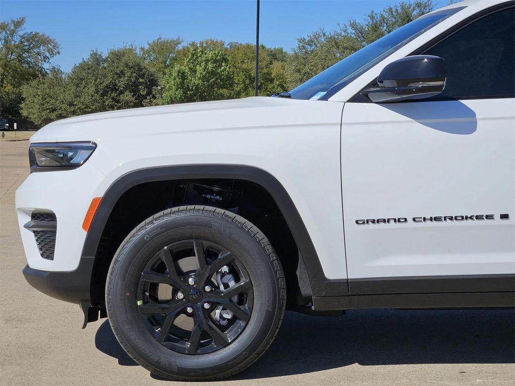 new 2025 Jeep Grand Cherokee car, priced at $39,885