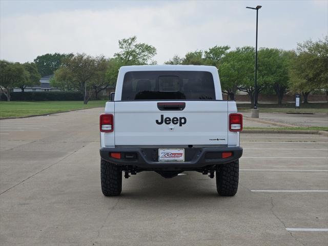 new 2025 Jeep Gladiator car, priced at $39,932
