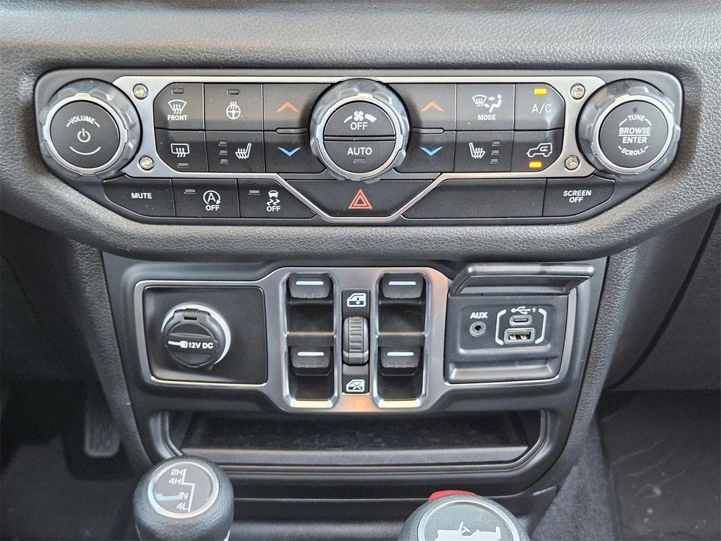 new 2025 Jeep Wrangler car, priced at $44,250