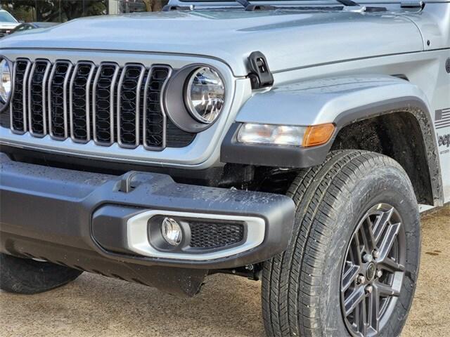 new 2024 Jeep Gladiator car, priced at $41,899