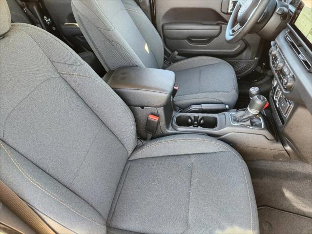 new 2025 Jeep Gladiator car, priced at $39,885