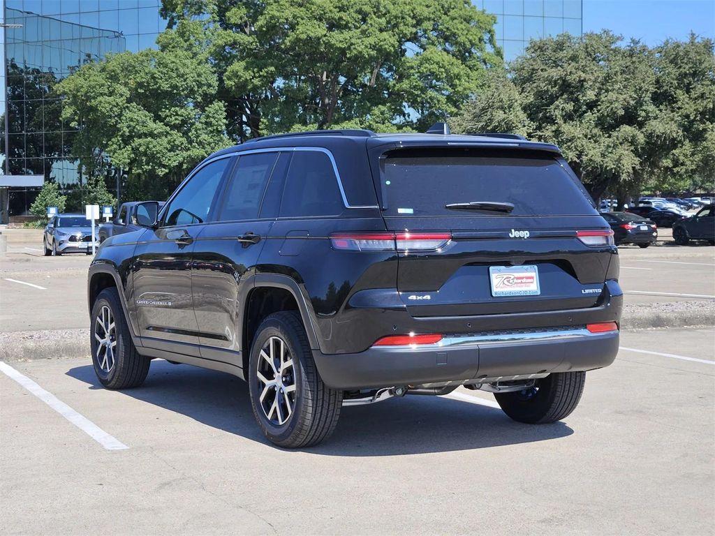 new 2025 Jeep Grand Cherokee car, priced at $40,245