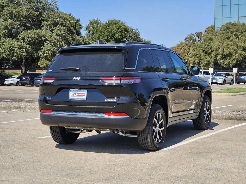 new 2025 Jeep Grand Cherokee car, priced at $40,245