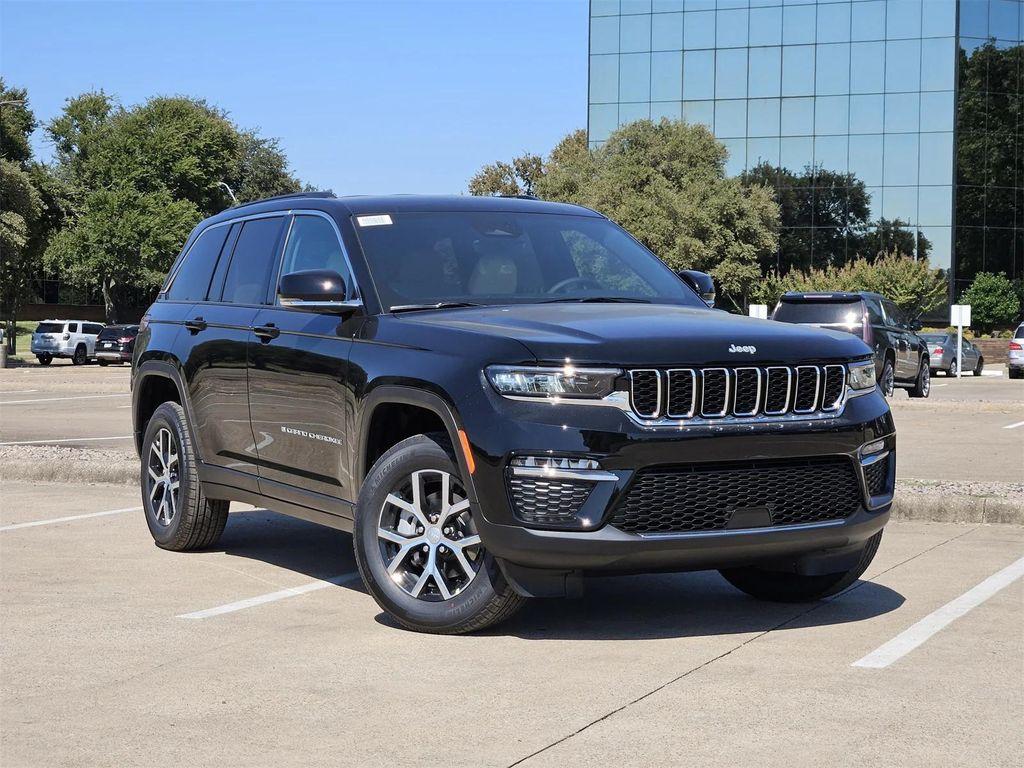 new 2025 Jeep Grand Cherokee car, priced at $40,245