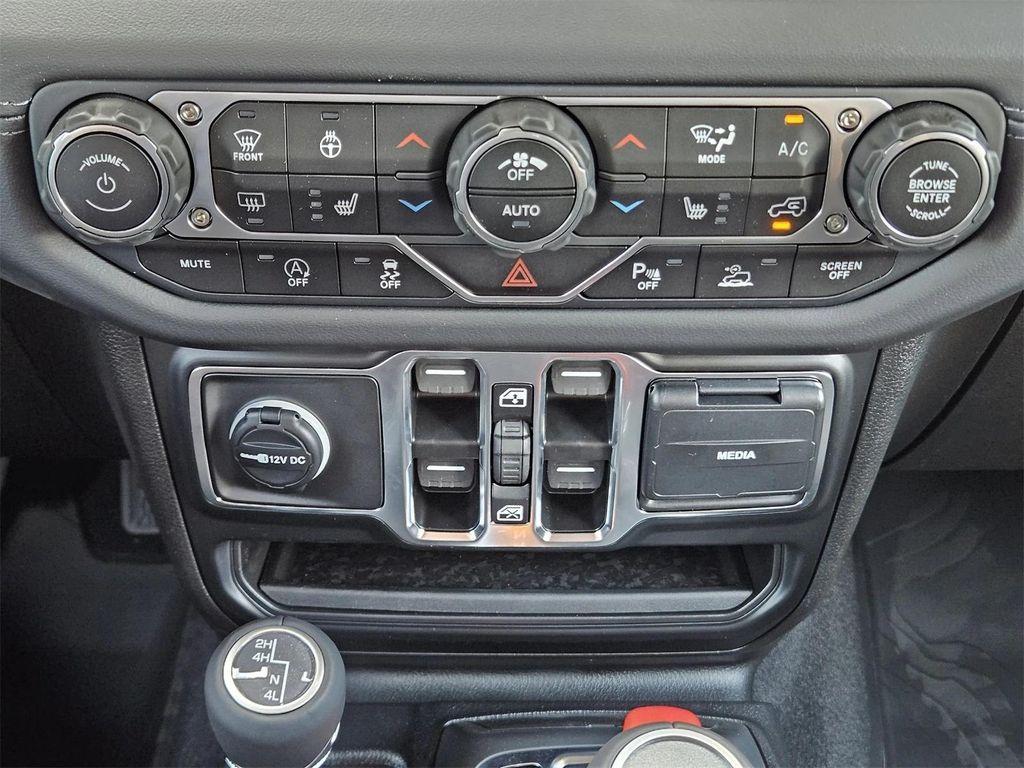 new 2025 Jeep Wrangler car, priced at $54,443