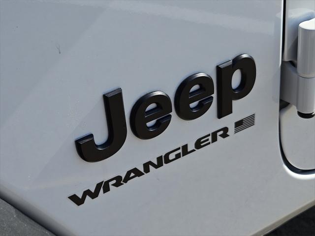 new 2025 Jeep Wrangler car, priced at $43,931