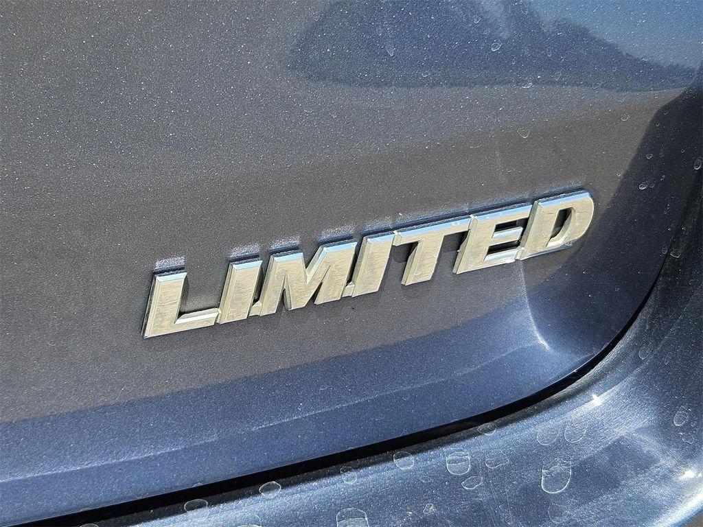 used 2018 Toyota Highlander car, priced at $21,699