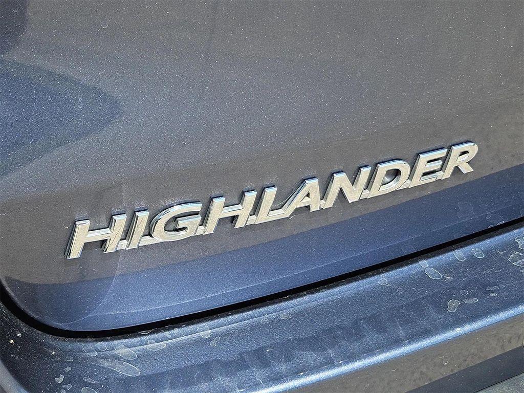 used 2018 Toyota Highlander car, priced at $21,699
