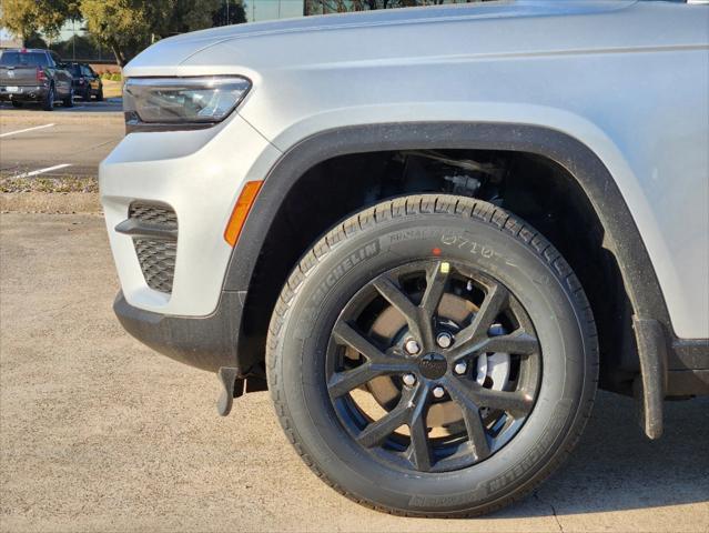 new 2025 Jeep Grand Cherokee car, priced at $39,205