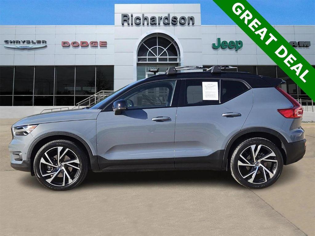 used 2021 Volvo XC40 car, priced at $26,899