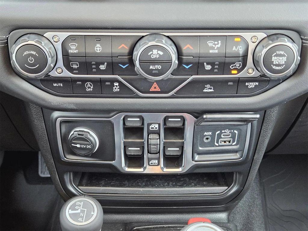 new 2025 Jeep Gladiator car, priced at $40,568