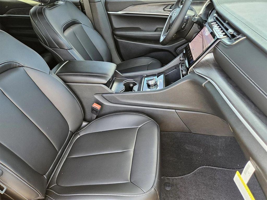 new 2025 Jeep Grand Cherokee L car, priced at $46,335