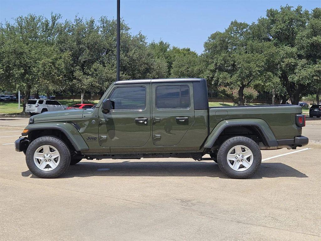 used 2022 Jeep Gladiator car, priced at $26,496