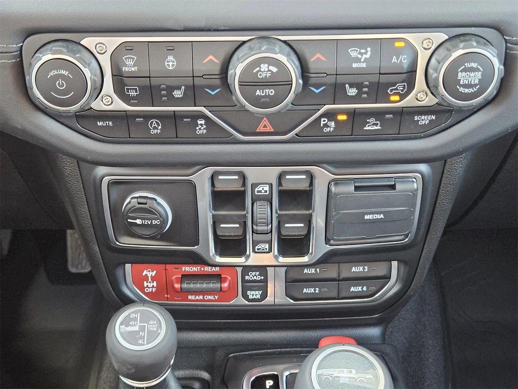 new 2025 Jeep Gladiator car, priced at $51,338