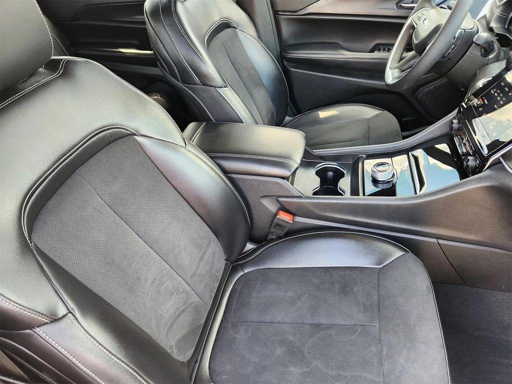 used 2024 Jeep Grand Cherokee L car, priced at $25,799