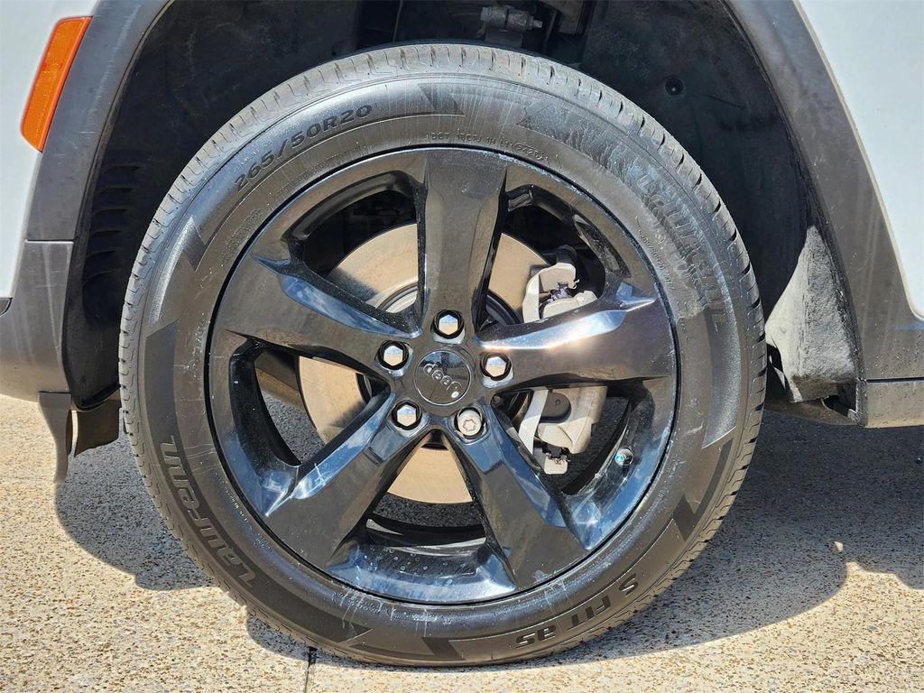 used 2024 Jeep Grand Cherokee L car, priced at $25,799