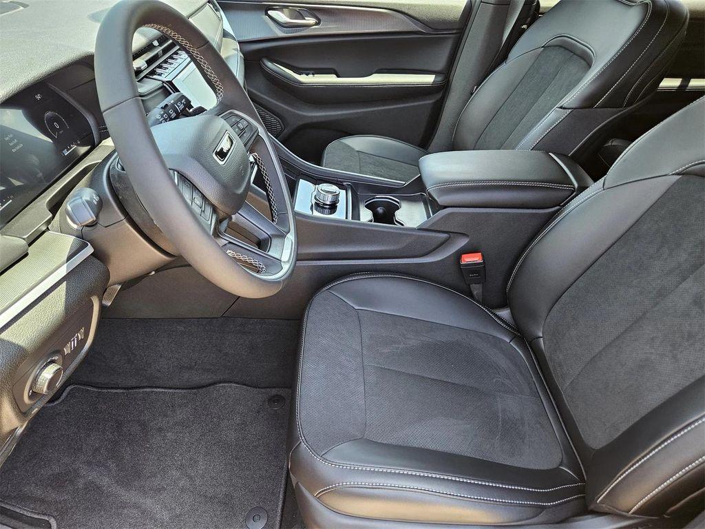 new 2025 Jeep Grand Cherokee L car, priced at $40,230