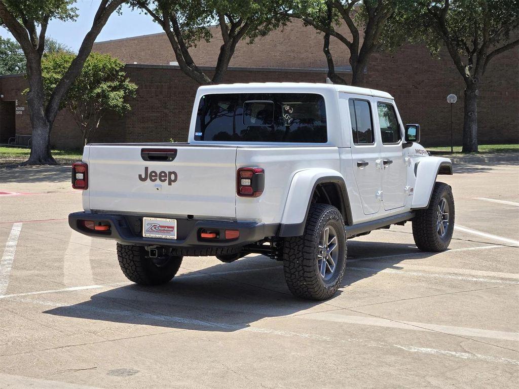 new 2025 Jeep Gladiator car, priced at $44,620