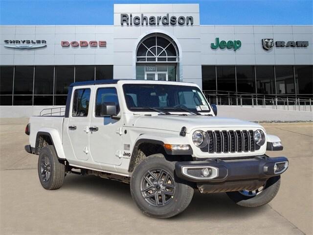 new 2024 Jeep Gladiator car, priced at $42,998