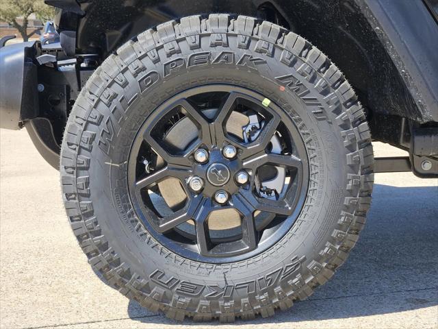 new 2025 Jeep Wrangler car, priced at $45,578