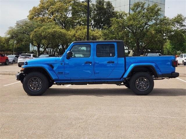 new 2024 Jeep Gladiator car, priced at $39,900