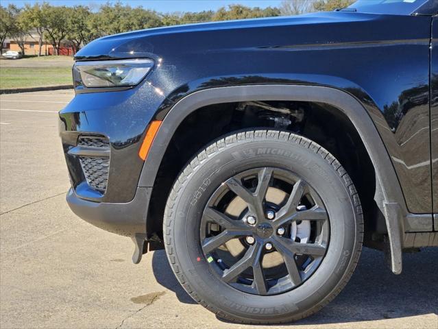 new 2025 Jeep Grand Cherokee car, priced at $39,205