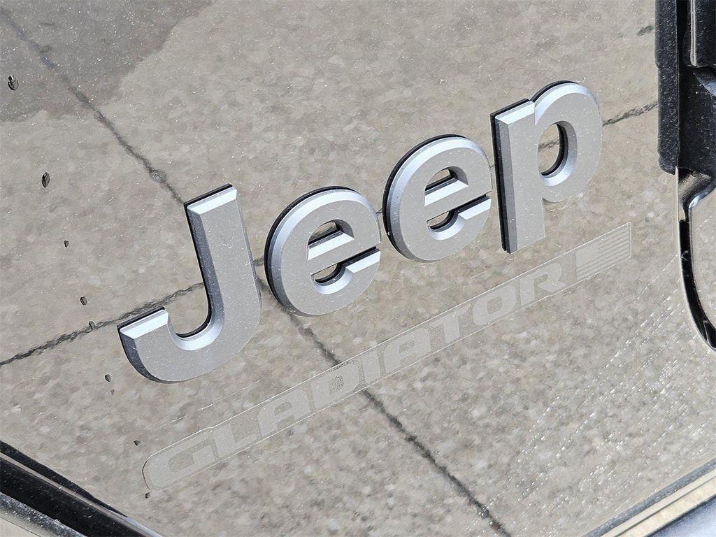 new 2025 Jeep Gladiator car, priced at $40,500