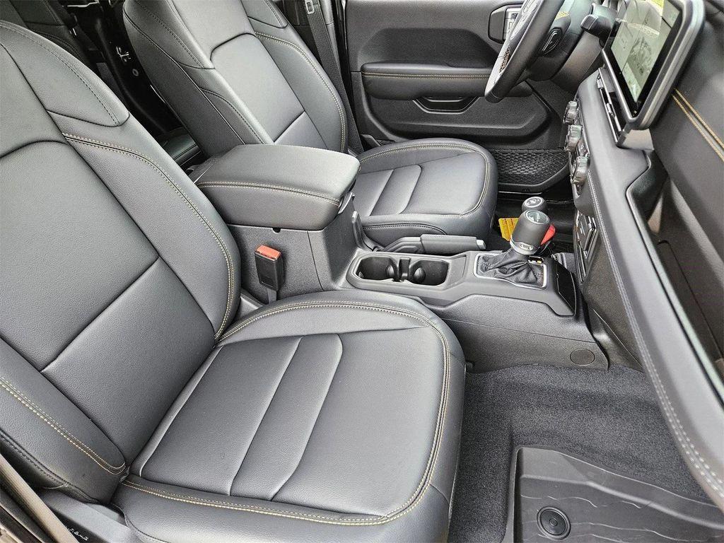 new 2025 Jeep Gladiator car, priced at $40,500