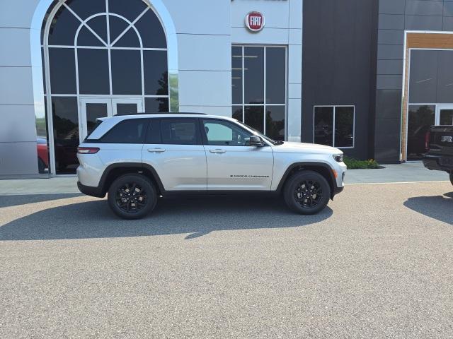 new 2025 Jeep Grand Cherokee car, priced at $43,357