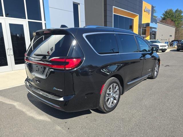 used 2023 Chrysler Pacifica car, priced at $46,999