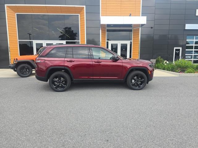 new 2025 Jeep Grand Cherokee car, priced at $49,087