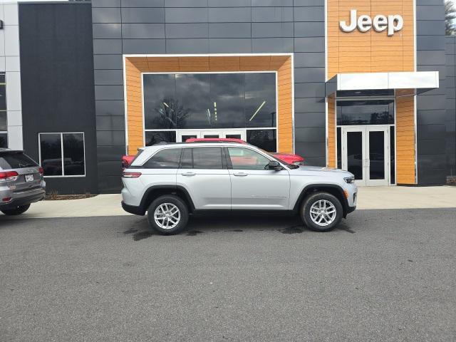 new 2024 Jeep Grand Cherokee car, priced at $37,499