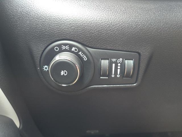 used 2025 Jeep Compass car, priced at $28,999