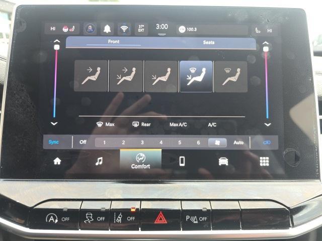 used 2025 Jeep Compass car, priced at $28,999