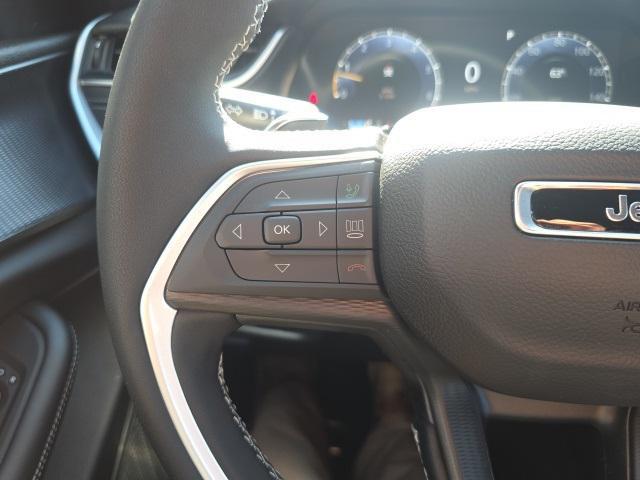 new 2025 Jeep Grand Cherokee car, priced at $40,702