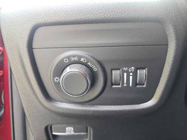 new 2025 Jeep Grand Cherokee car, priced at $43,912