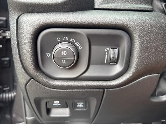 new 2025 Ram 1500 car, priced at $46,546