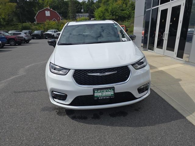 new 2026 Chrysler Pacifica car, priced at $48,021