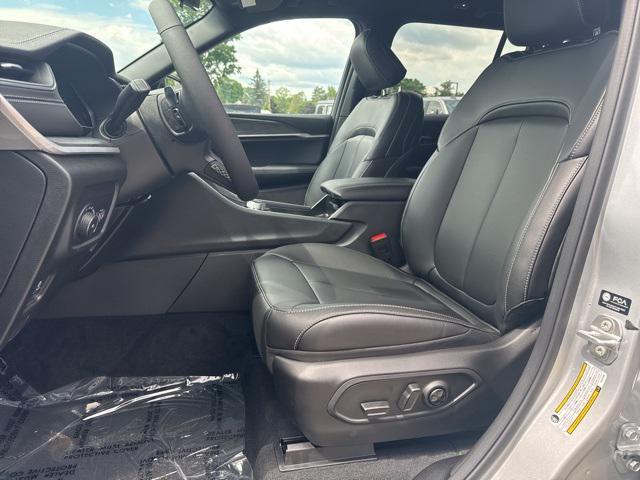 new 2025 Jeep Grand Cherokee car, priced at $45,938