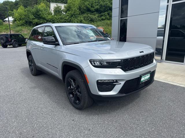 new 2025 Jeep Grand Cherokee car, priced at $45,938