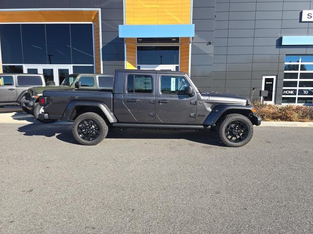 new 2025 Jeep Gladiator car, priced at $43,180