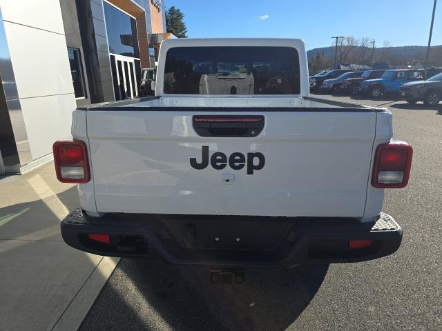 new 2025 Jeep Gladiator car, priced at $42,585