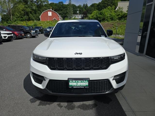 new 2024 Jeep Grand Cherokee car, priced at $46,732