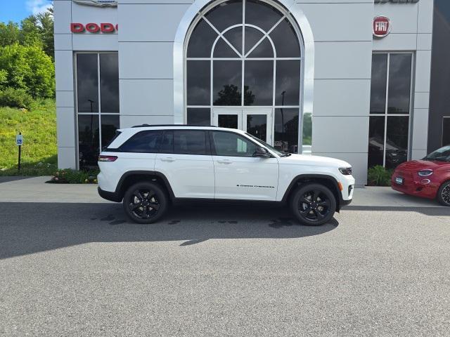 new 2024 Jeep Grand Cherokee car, priced at $46,732