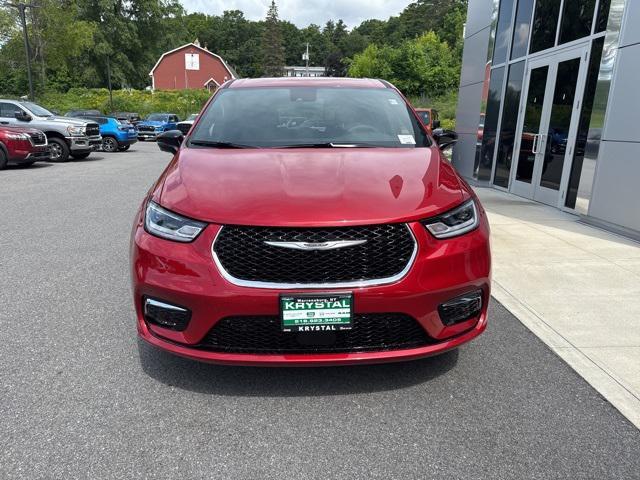 new 2025 Chrysler Pacifica car, priced at $49,215