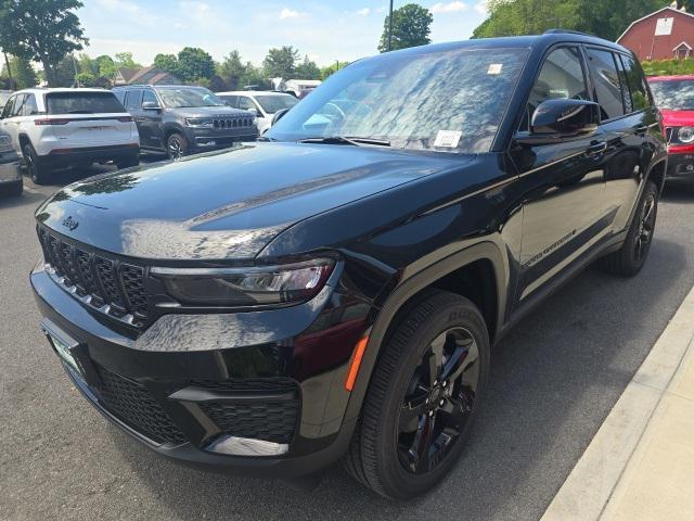 new 2024 Jeep Grand Cherokee car, priced at $46,372